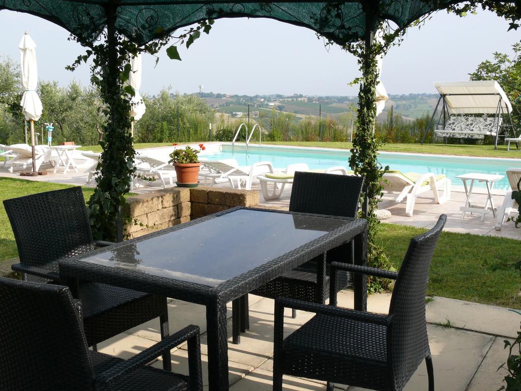 Agriturismo Al Rifugio Divino Belvedere Ostrense エクステリア 写真