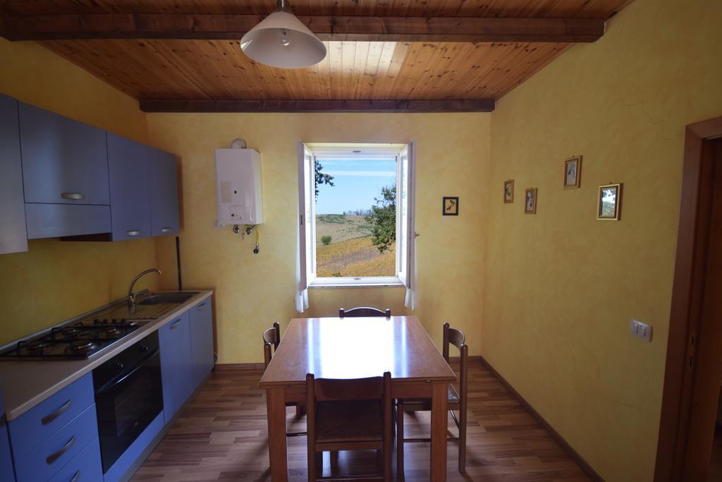 Agriturismo Al Rifugio Divino Belvedere Ostrense エクステリア 写真