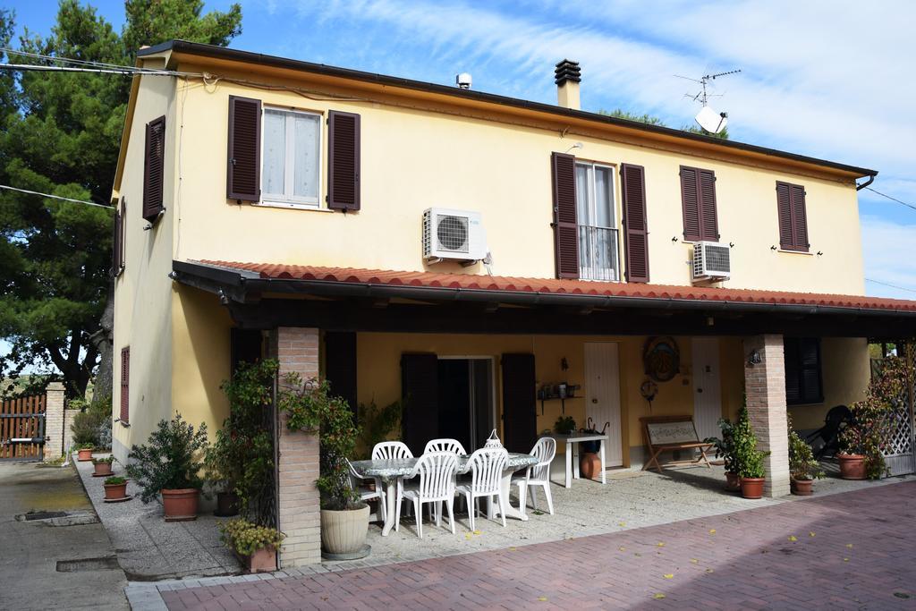 Agriturismo Al Rifugio Divino Belvedere Ostrense エクステリア 写真